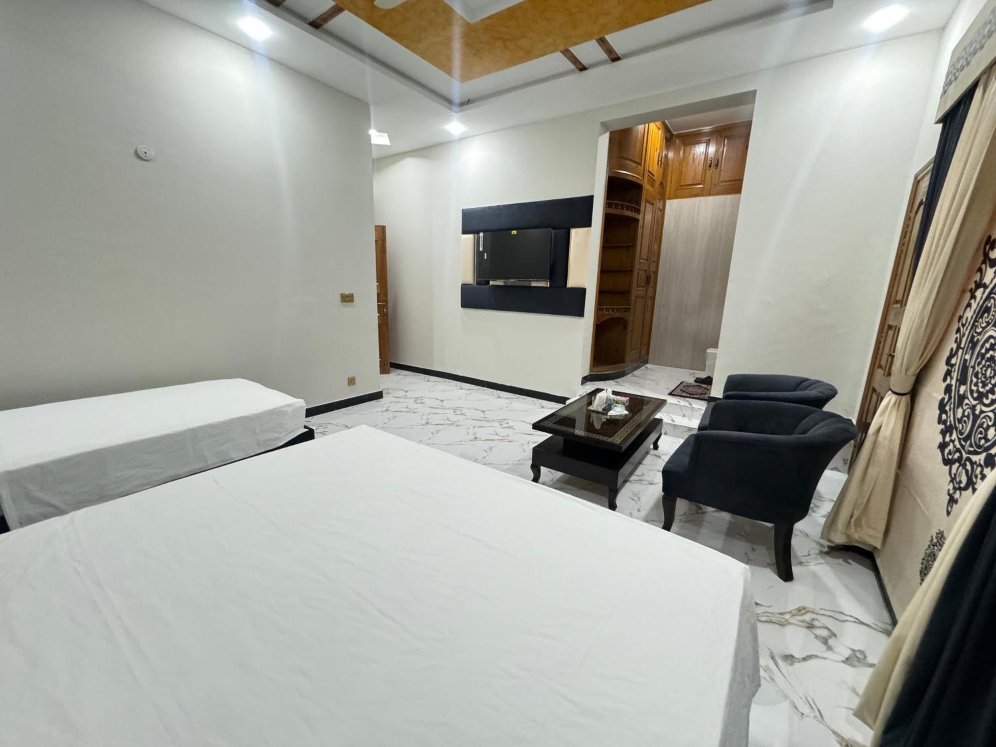 Royal Executive Inn Guest House イスラマバード エクステリア 写真