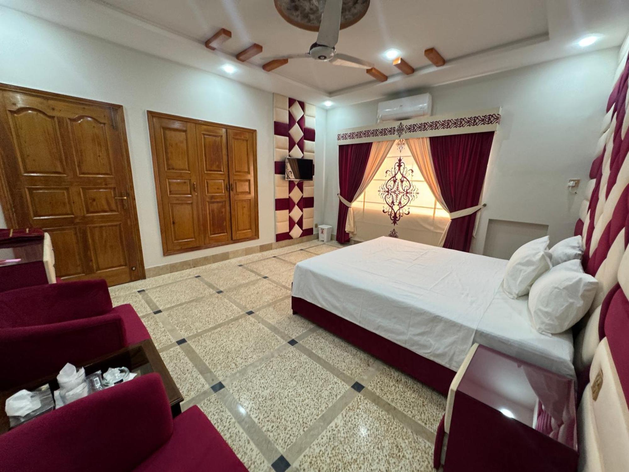 Royal Executive Inn Guest House イスラマバード エクステリア 写真