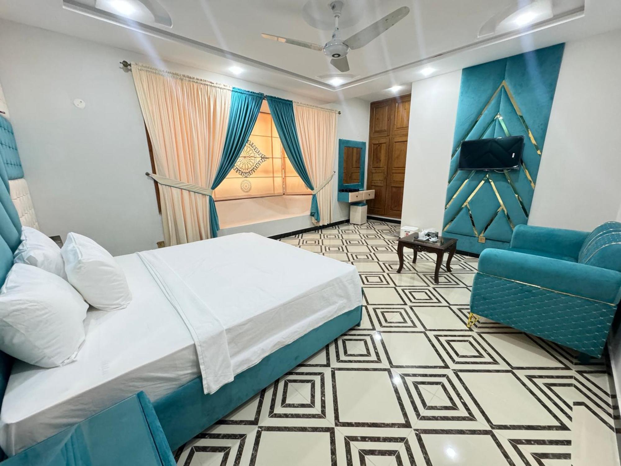 Royal Executive Inn Guest House イスラマバード エクステリア 写真