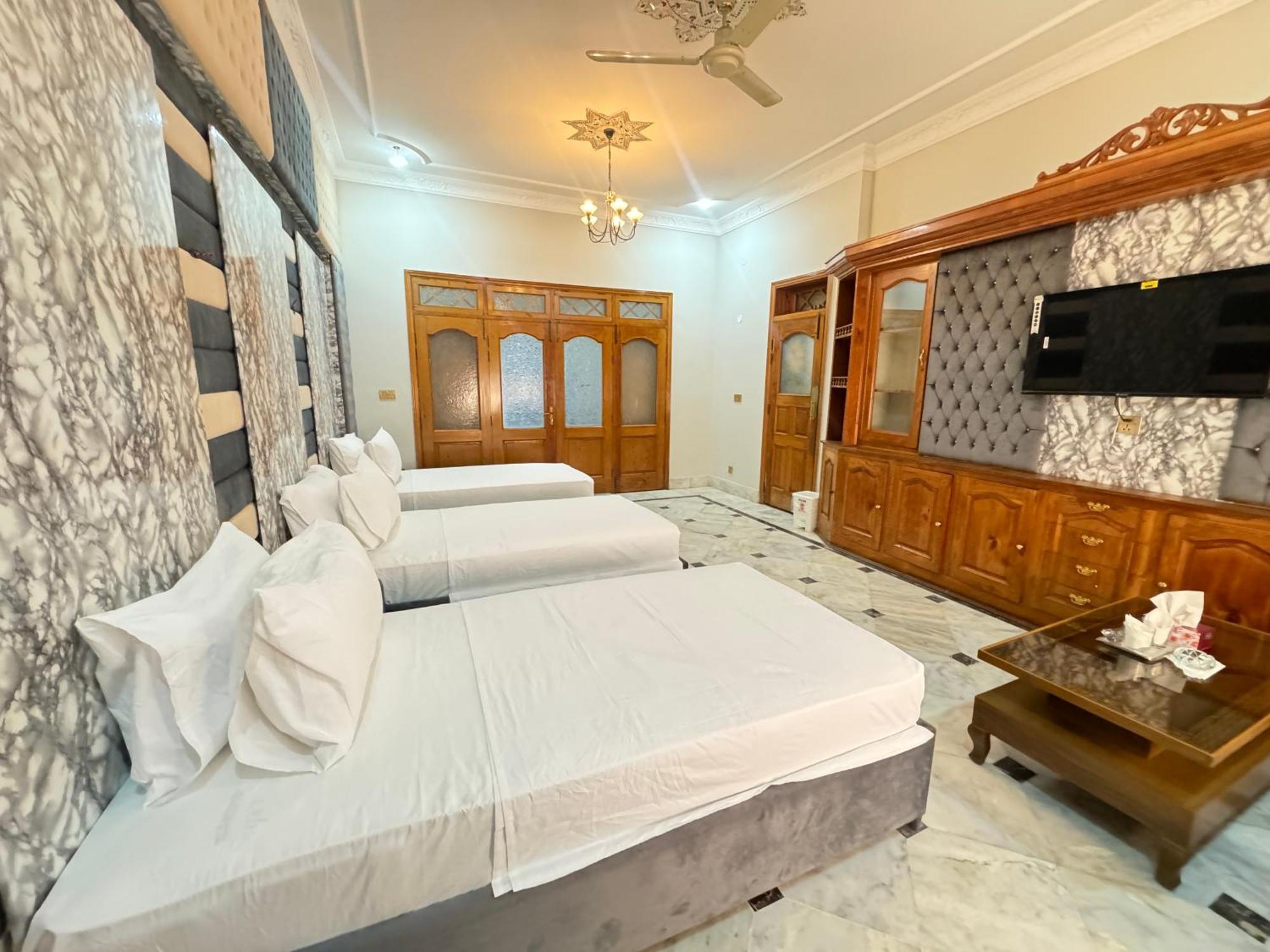 Royal Executive Inn Guest House イスラマバード エクステリア 写真