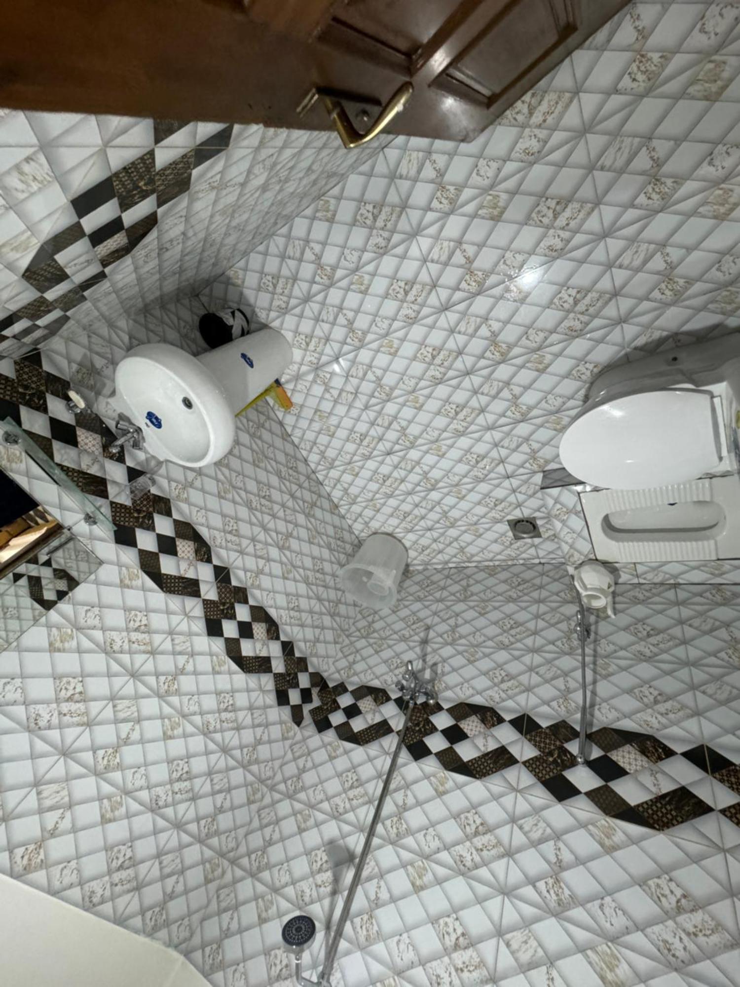 Royal Executive Inn Guest House イスラマバード エクステリア 写真