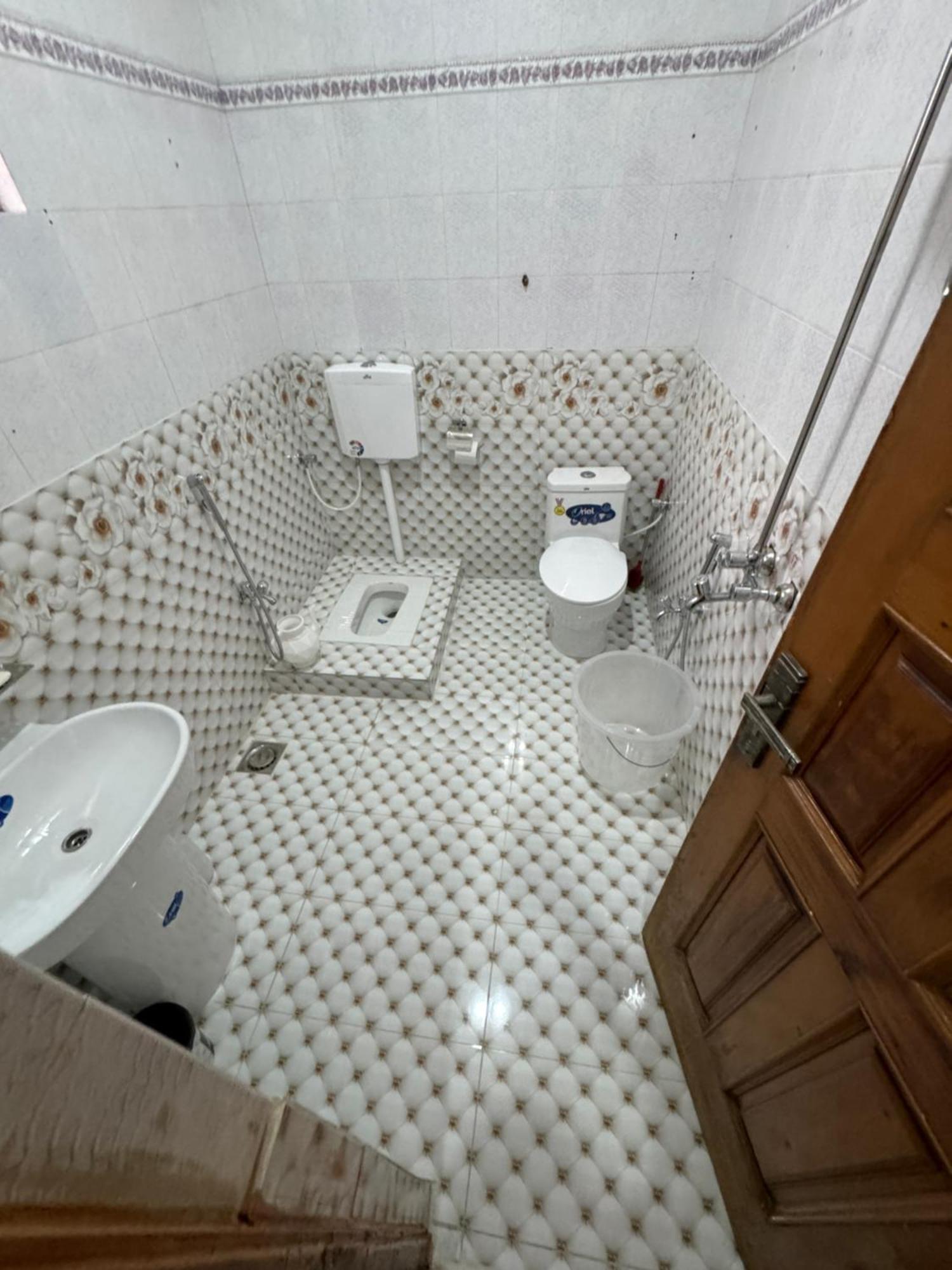 Royal Executive Inn Guest House イスラマバード エクステリア 写真